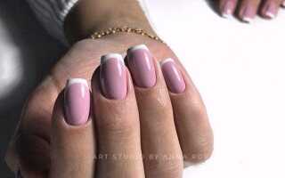 Дизайн ногтей: френч с рисунком и стразами