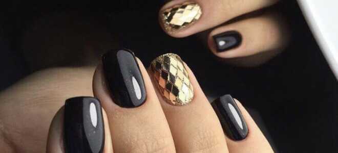 Модный маникюр 2019 на короткие ногти в светлых тонах