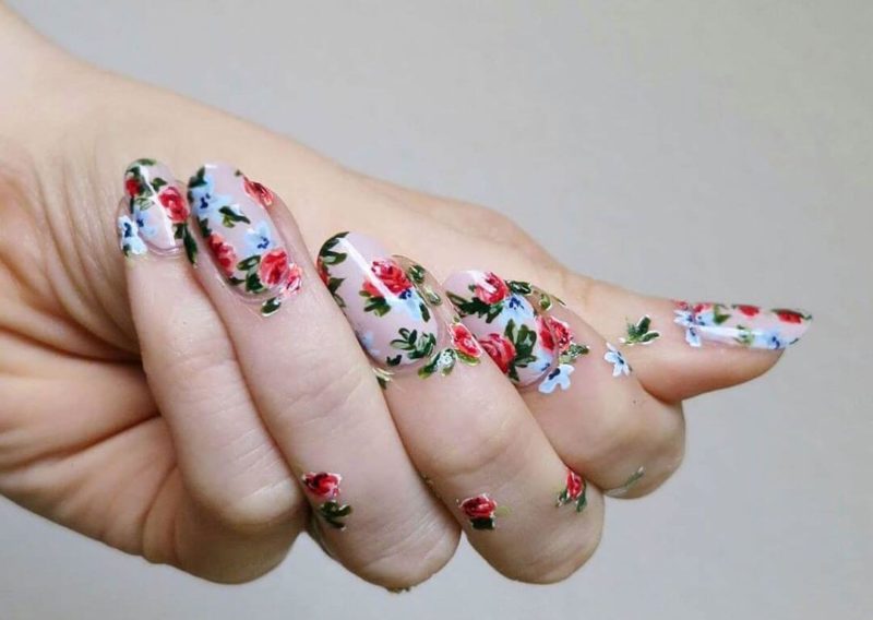 Как создать цветы на ногтях