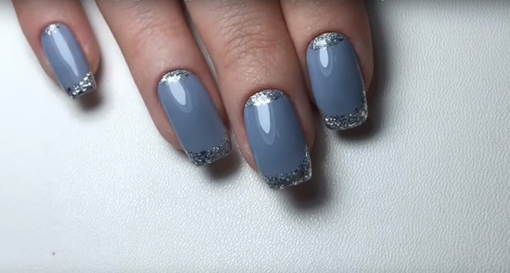 Лунный маникюр с блестками