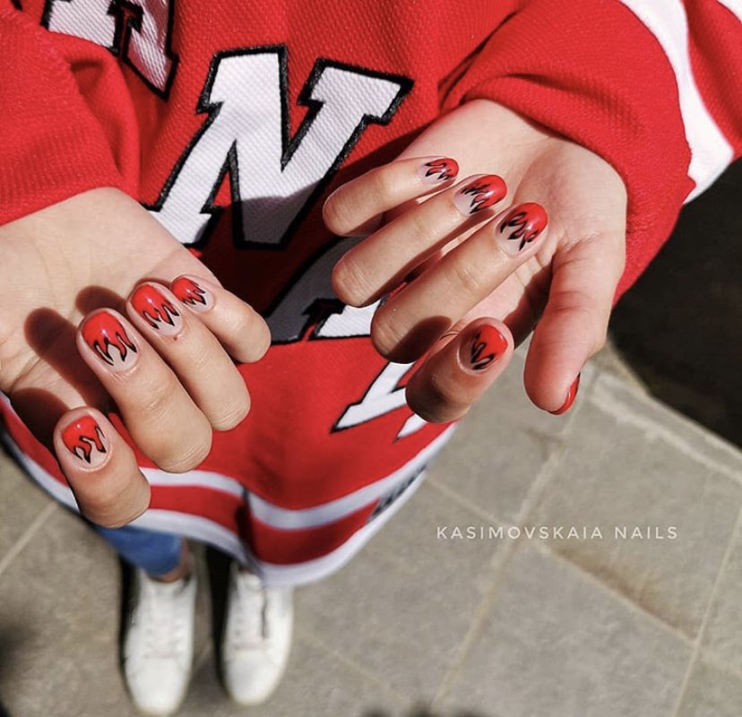 Черно-красный маникюр