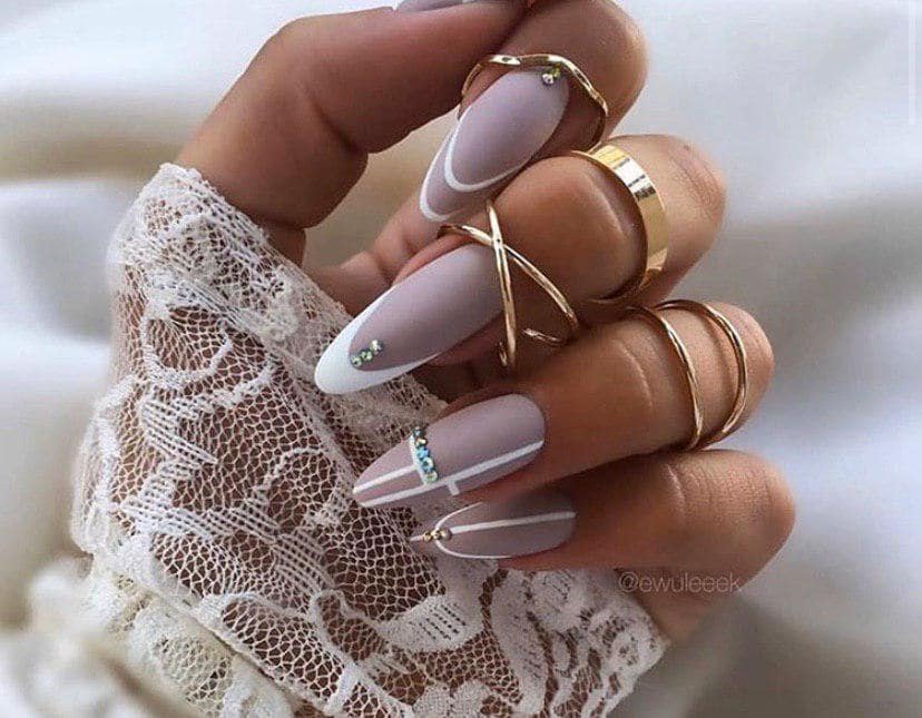 Дизайн на овальных ногтях