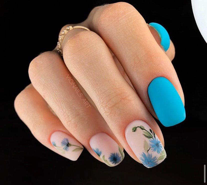 Флористика в дизайне ноготков