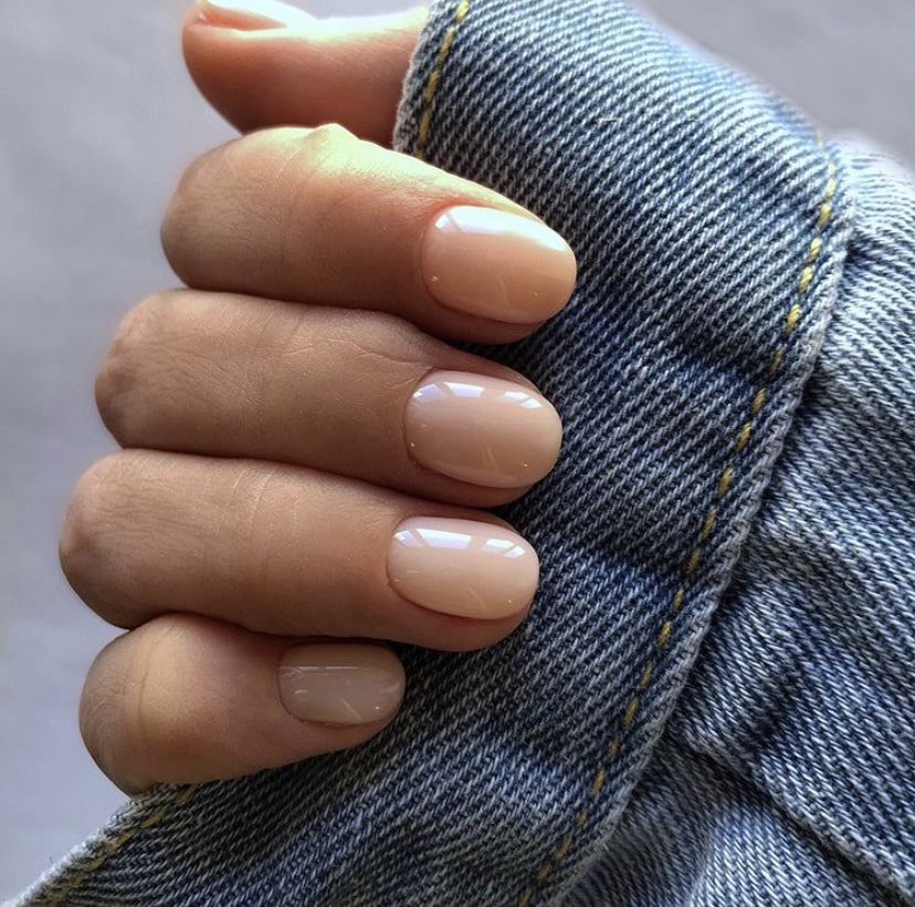 Гелевый маникюр в стиле «нюд»