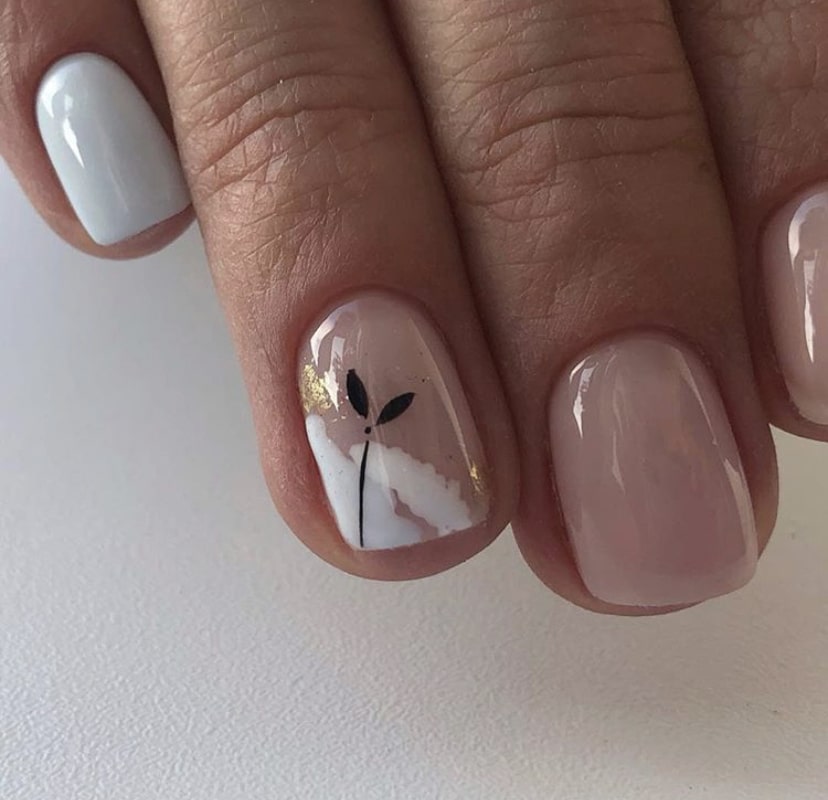 Гелевый маникюр в стиле «нюд»