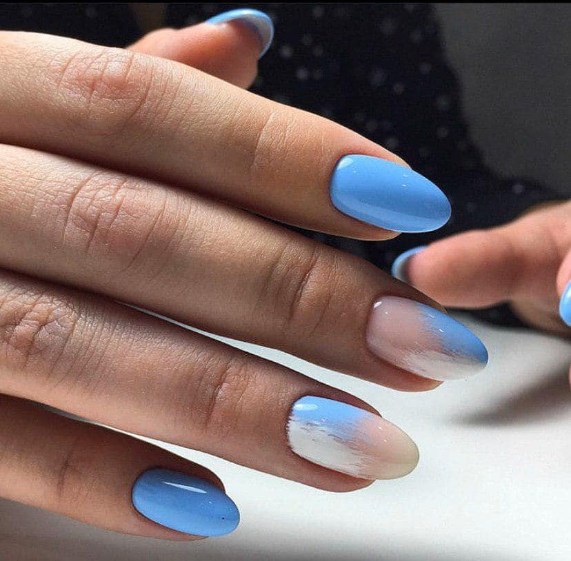 Голубой маникюр с дизайном