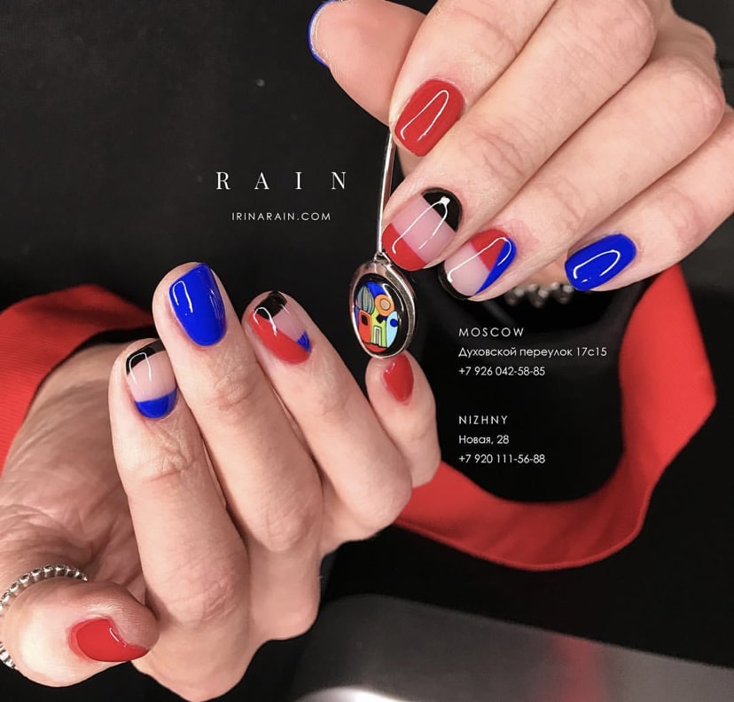 Красно-синий маникюр