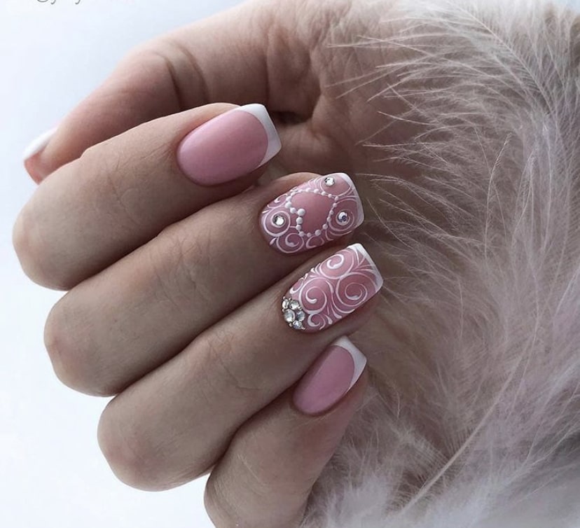 Кружевной маникюр