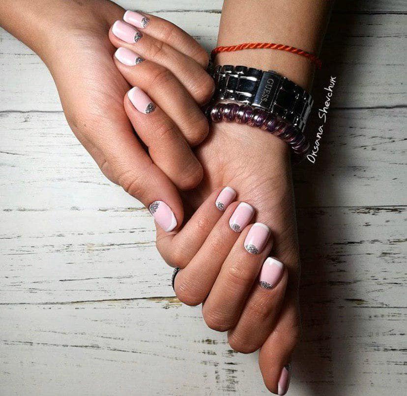 Лунный дизайн в классическом френче