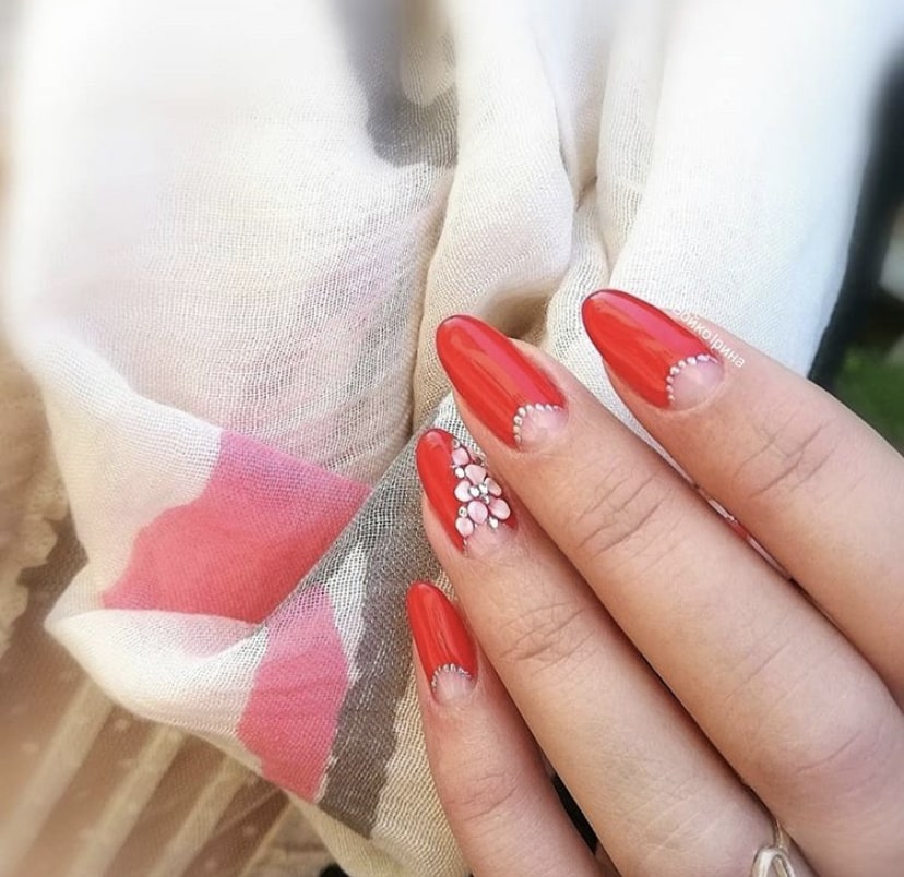 Лунный маникюр 2019