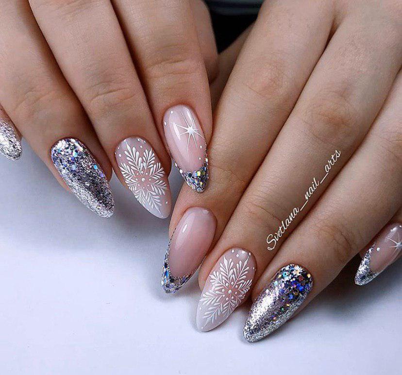 Макникюр на новый год с френчем сн