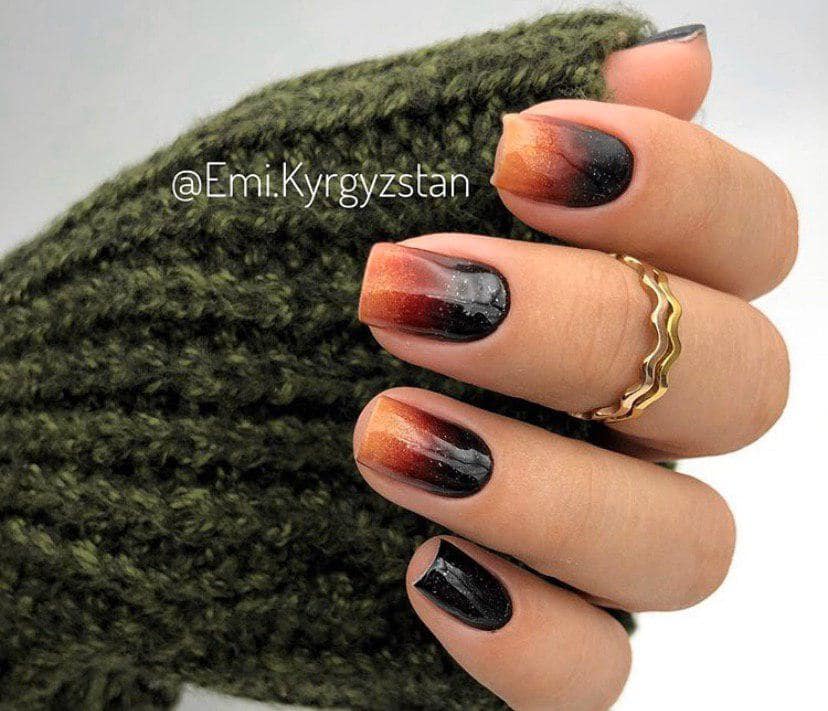 Маникюр с пердамутром и черно-оранжевым омбре