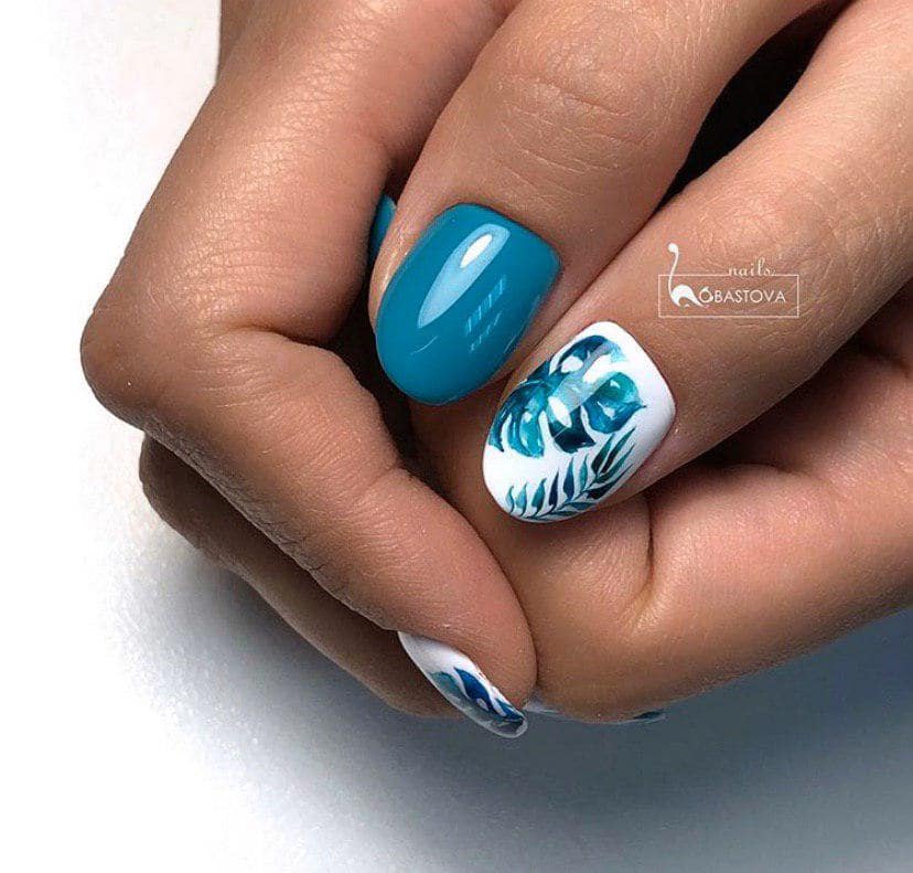 Маникюр в бирюзовом цвете на осень