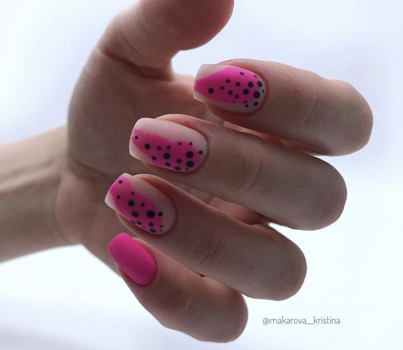 Маникюр в стиле круглая геометрия – для изысканных и нежных девушек