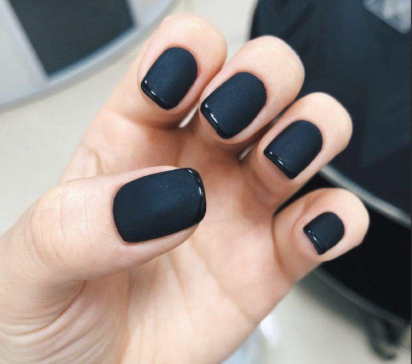 Черный матовый маникюр с черным с глянцевым френчем