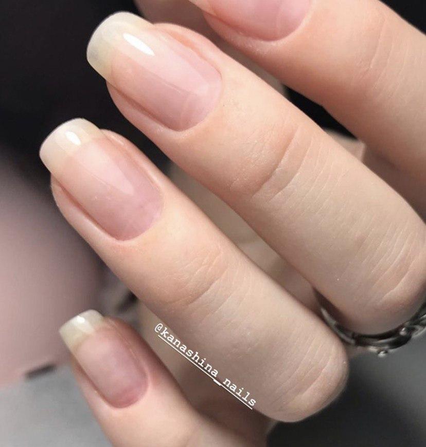 Ногти укрепленные каучуковой базой