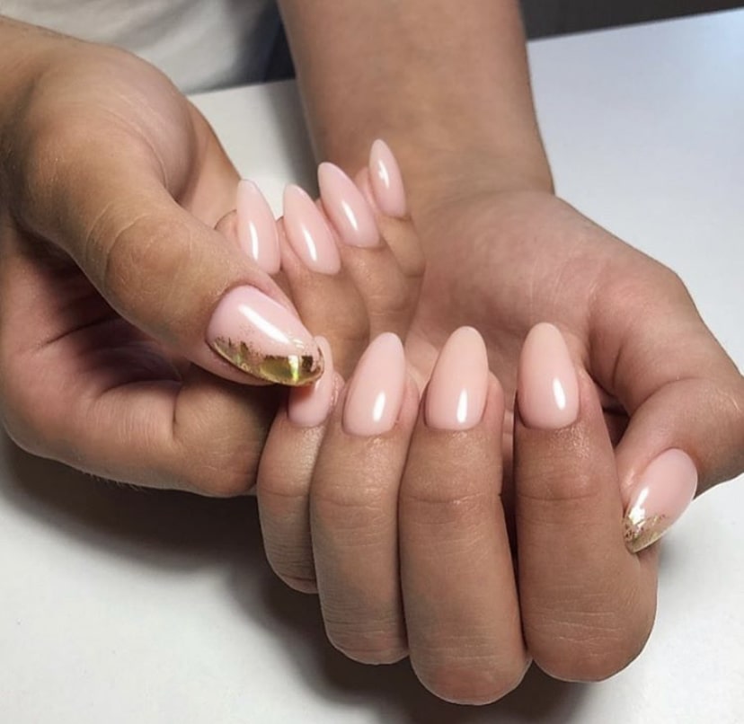 Нюдовый маникюр без рисунков