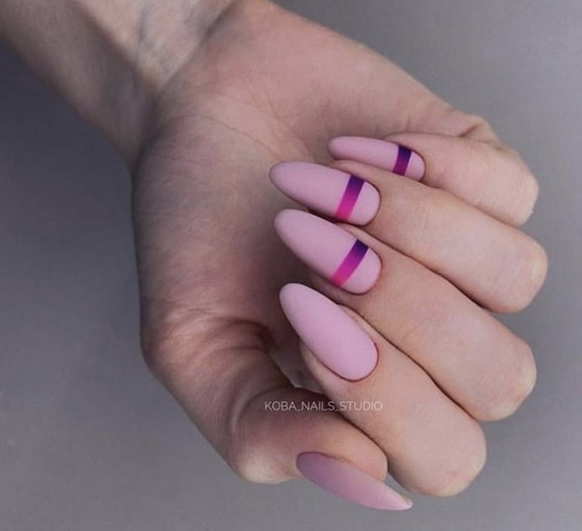 Оригинальное решение для длинных миндалевидных ногтей