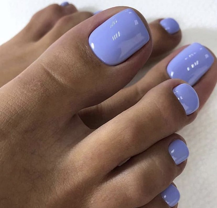 Педикюр с нюдовыми ноготками