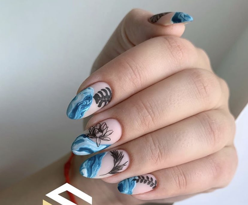 Пример маникюра с негативным пространством