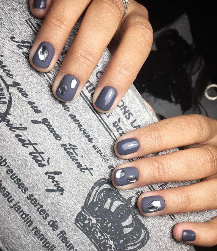 Серый маникюр на осень слеза единорога