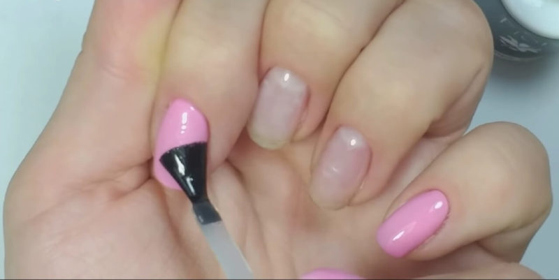 шаг 3 маникюра