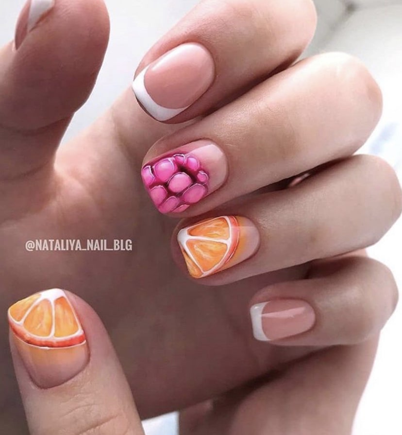 Яркий нежный маникюр