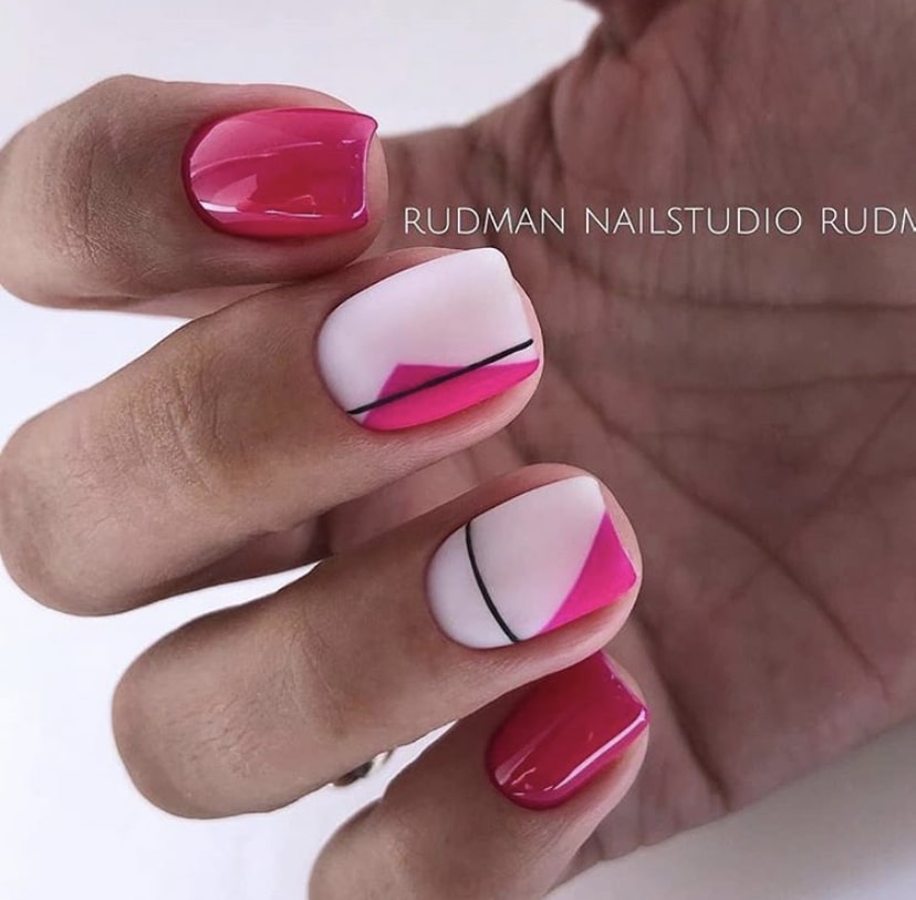 Яркий нежный маникюр