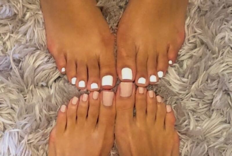 Нюдовый педикюр