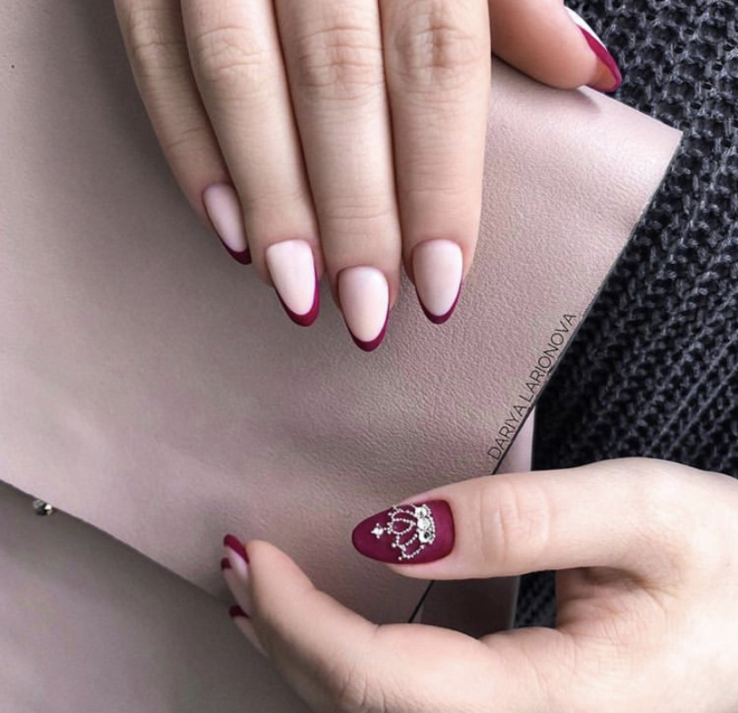 бордовый френч