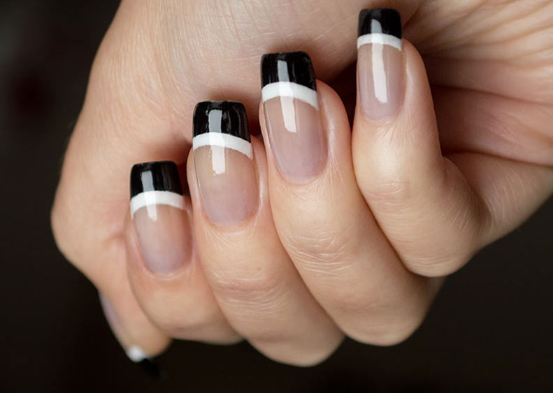 Черный френч с белой полосой