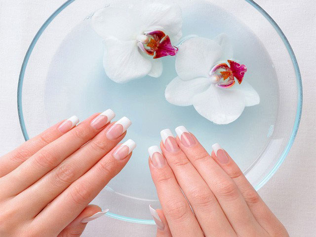 dizajn-nogtej-french-11