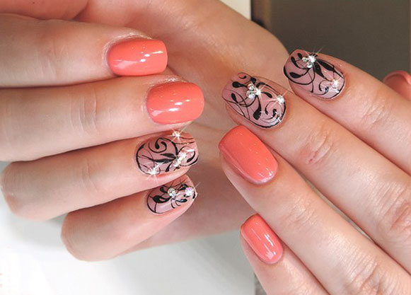 Двухцветный дизайн ногтей со стразами