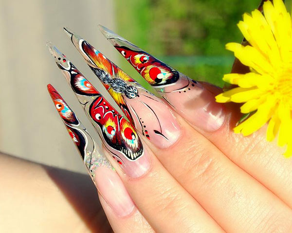 Фото ногтей нарощенных в форме стилет