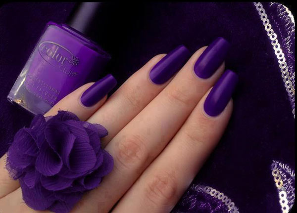 Фото нарощенных ногтей, покрытых лаком