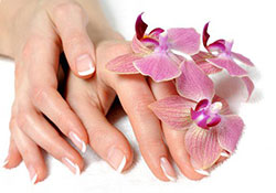 Французский маникюр на коротких ногтях