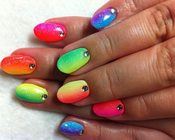 фото градиентного маникюра - радуга