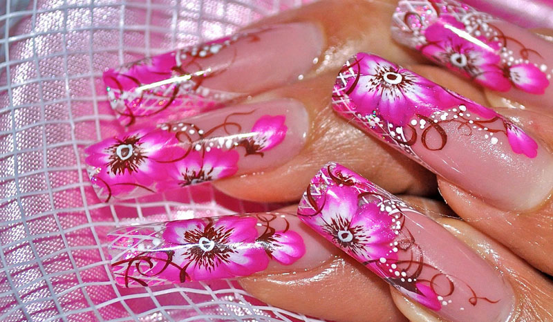 роспись на ногтях