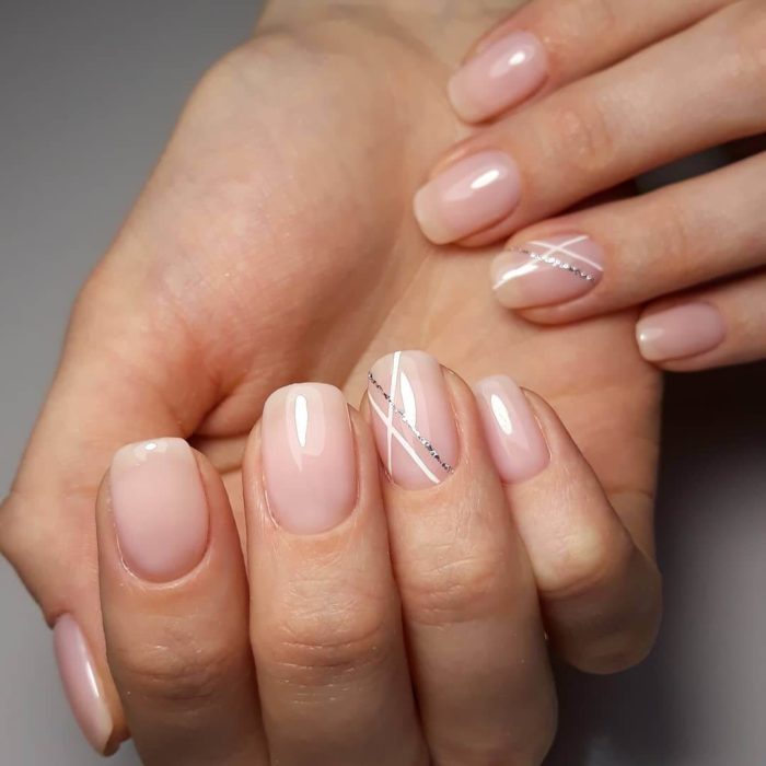 Прозрачный с линиями