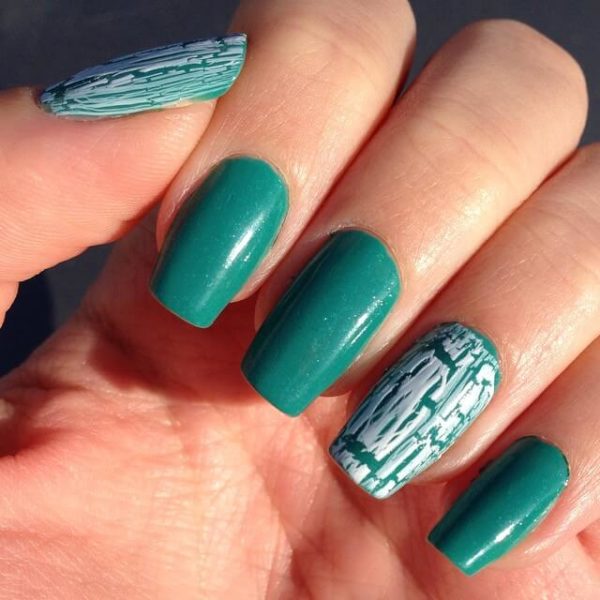 Бирюзовый кракелюр на длинные ногти