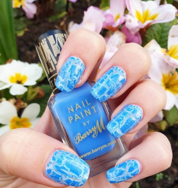 Голубой кракелюр на длинные ногти