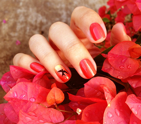Как покрасить ногти красным лаком