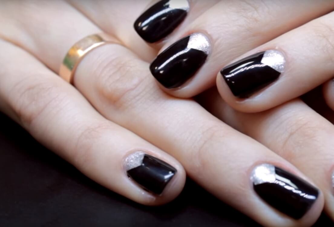 Лунный дизайн на квадратных ногтях