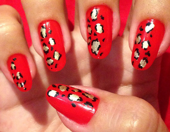 Леопардовый маникюр в красным цвете