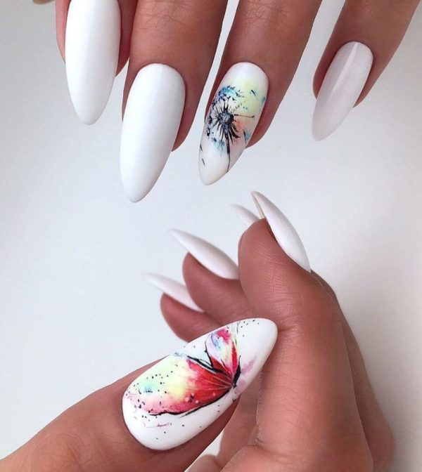 Маникюр с рисунком акварель