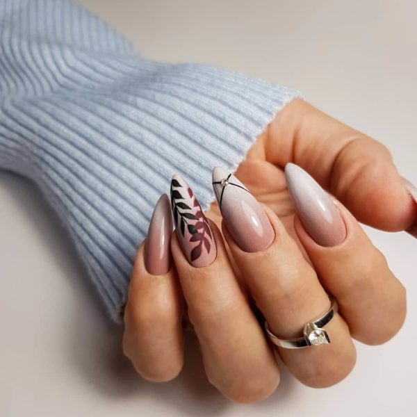 Маникюр с рисунком градиент с цветами