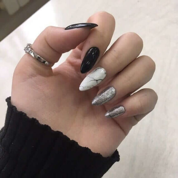 Маникюр с серебрянными блестками