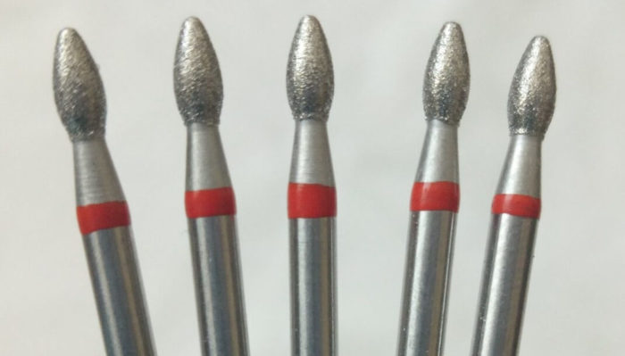 Аппаратный маникюр одной фрезой чечевица