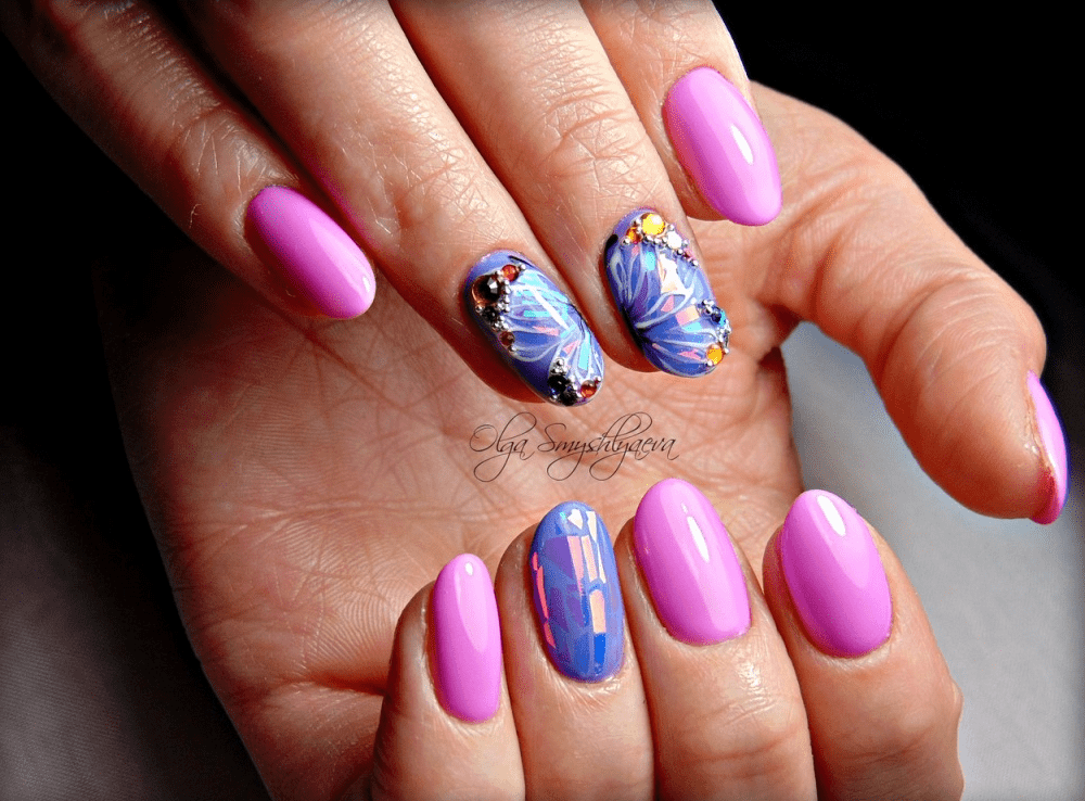 маникюр бабочки «битое стекло»