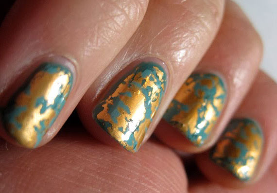 manikyur-s-folgoj-11